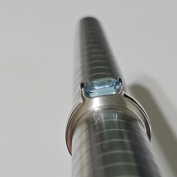Vintage Sterling Silver ring with blue emerald cut stone size 7 - Picture 12 of 16